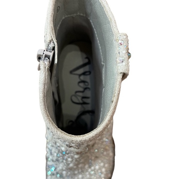 Very G Kady Pearl Booties - Picture 11 of 11